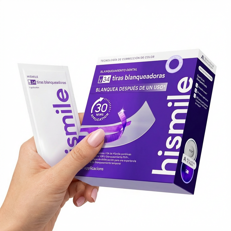 Contenido del pack LUMORA Purple Whitening Strips - mano sosteniendo el producto